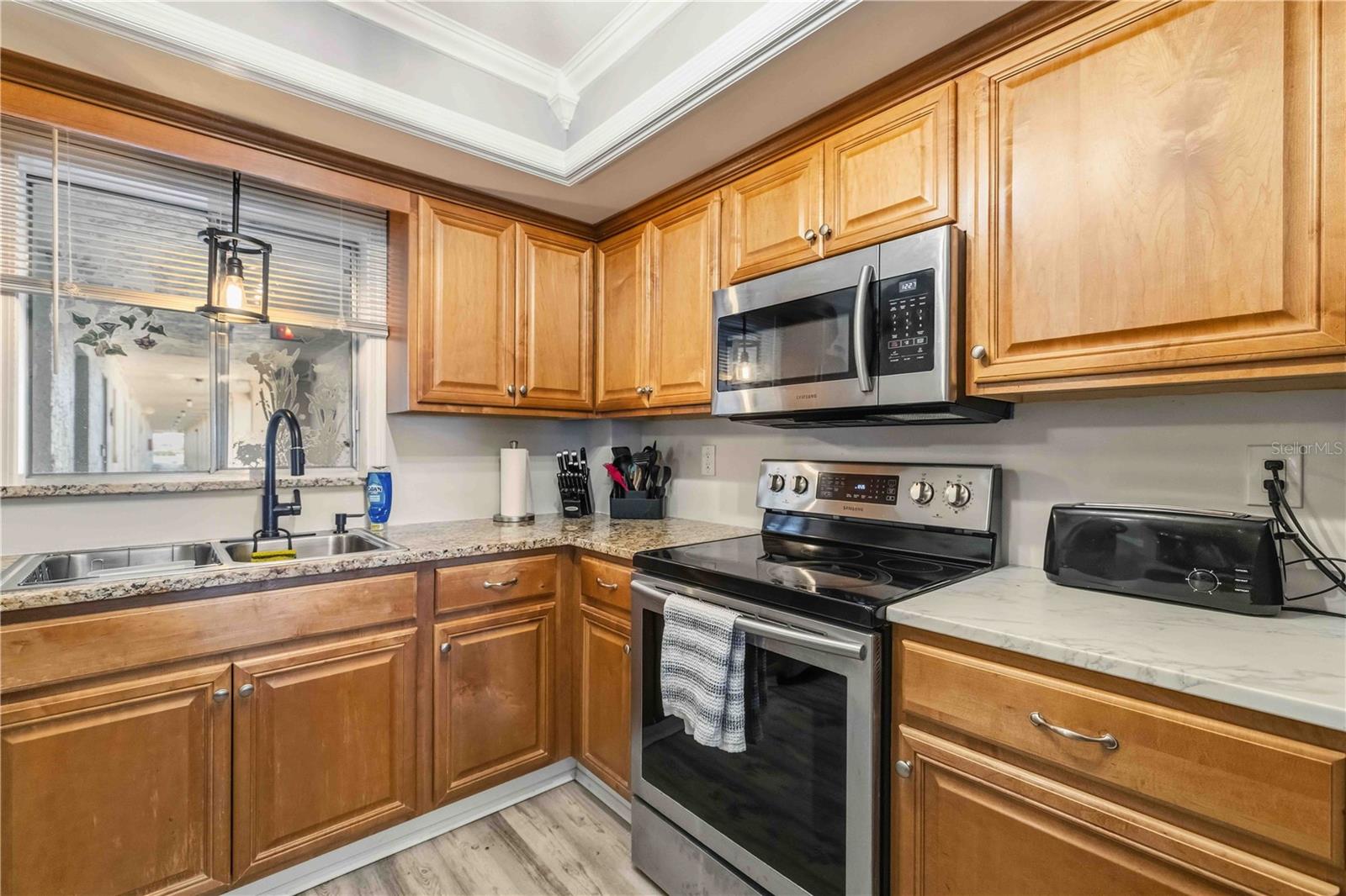 BAYSHORE ON THE LAKE APTS SEC 3 - Residential