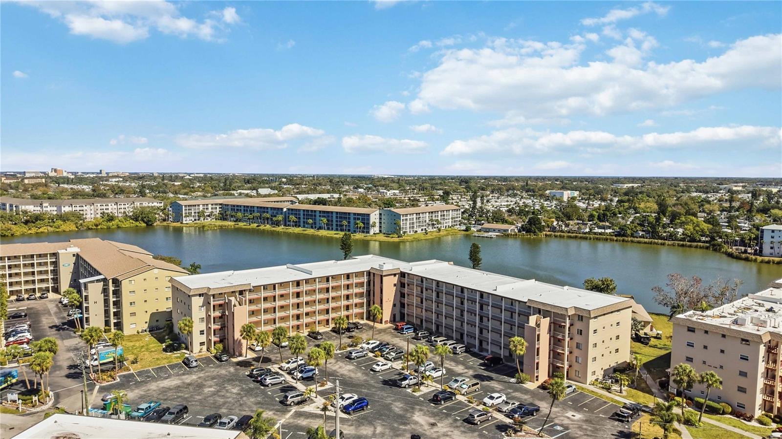 BAYSHORE ON THE LAKE APTS SEC 3 - Residential