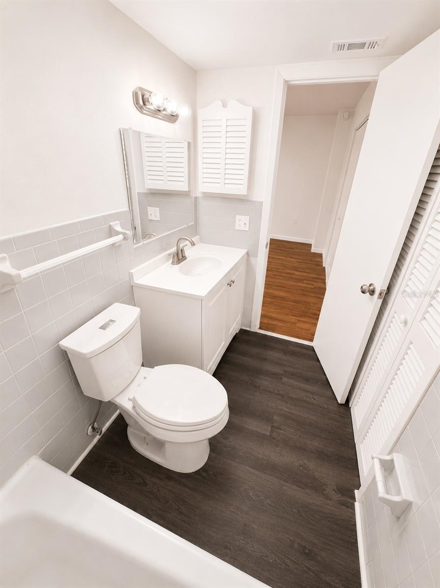 BRIARWOOD APARTMENTS - Residential Lease