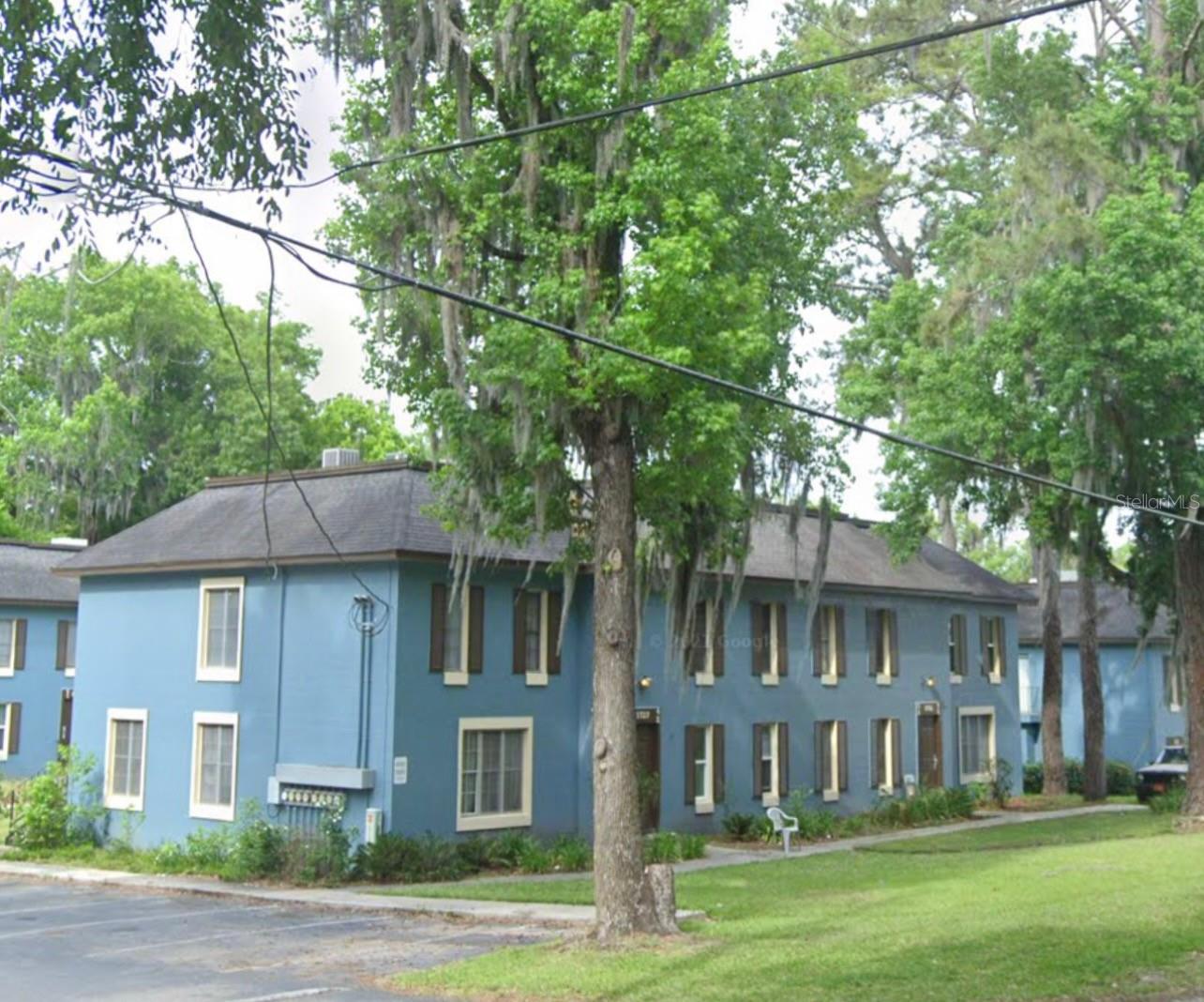 BRIARWOOD APARTMENTS - Residential Lease