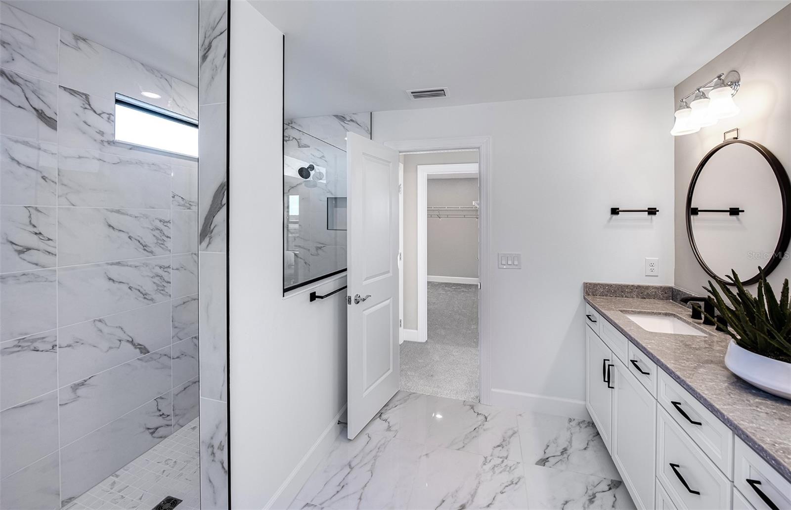 GRANDURA - Residential