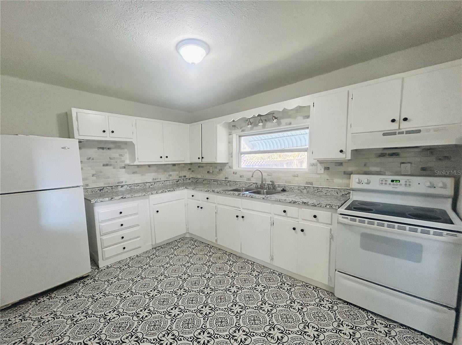 ZEPHYRHILLS COLONY CO - Residential