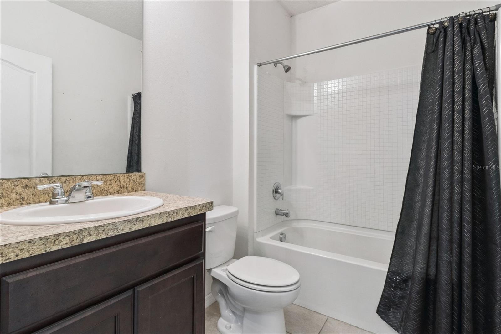 LAKESIDE LANDINGS PH 01 - Residential