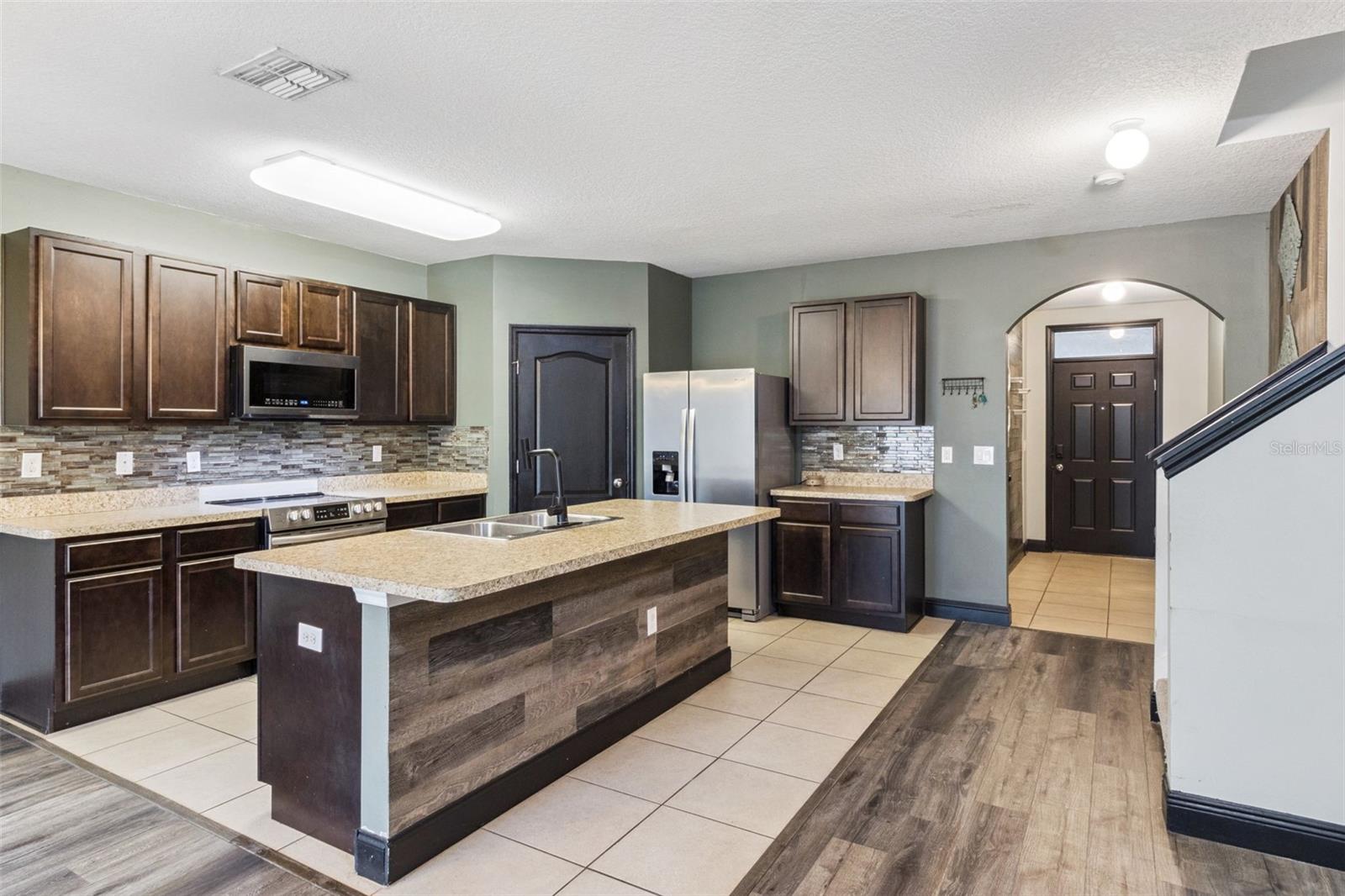 LAKESIDE LANDINGS PH 01 - Residential