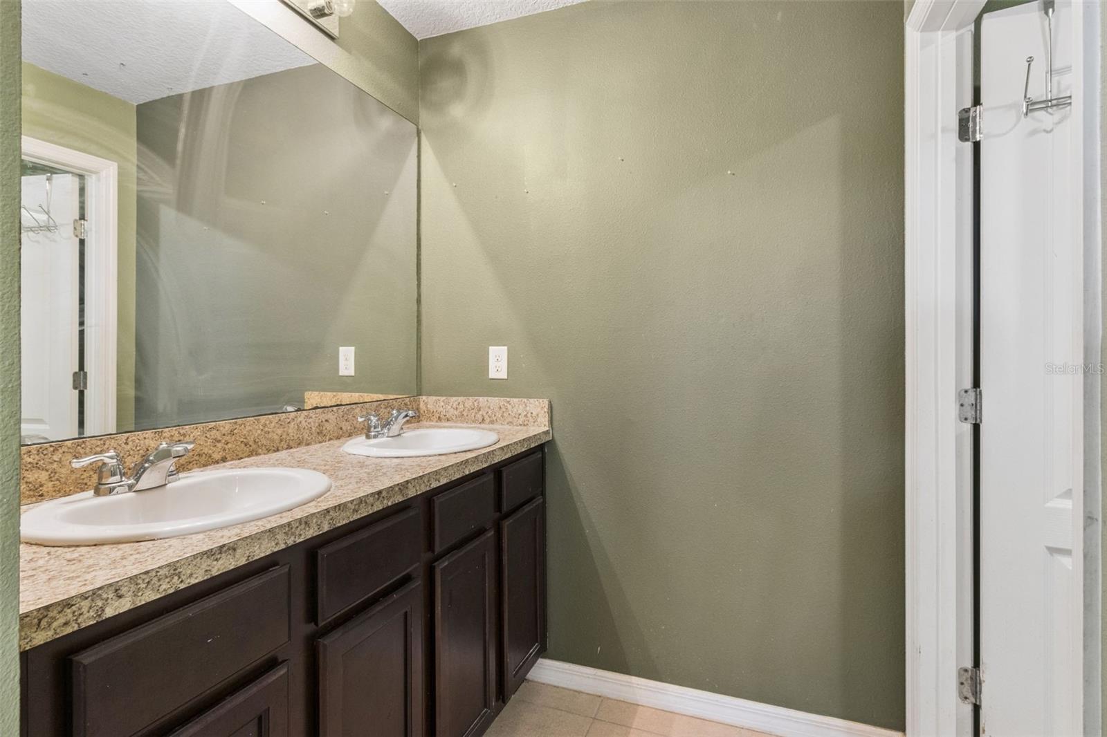 LAKESIDE LANDINGS PH 01 - Residential