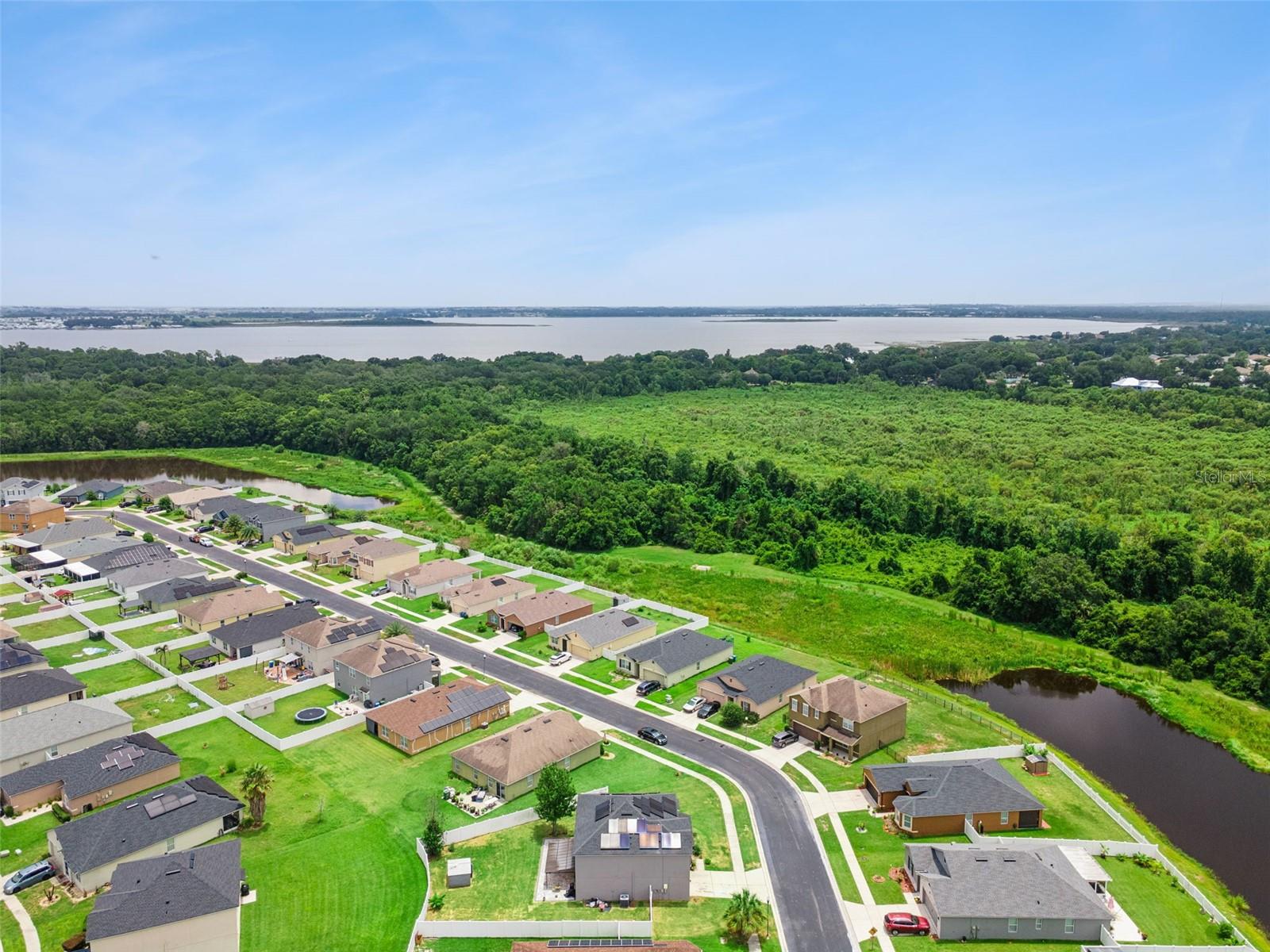 LAKESIDE LANDINGS PH 01 - Residential