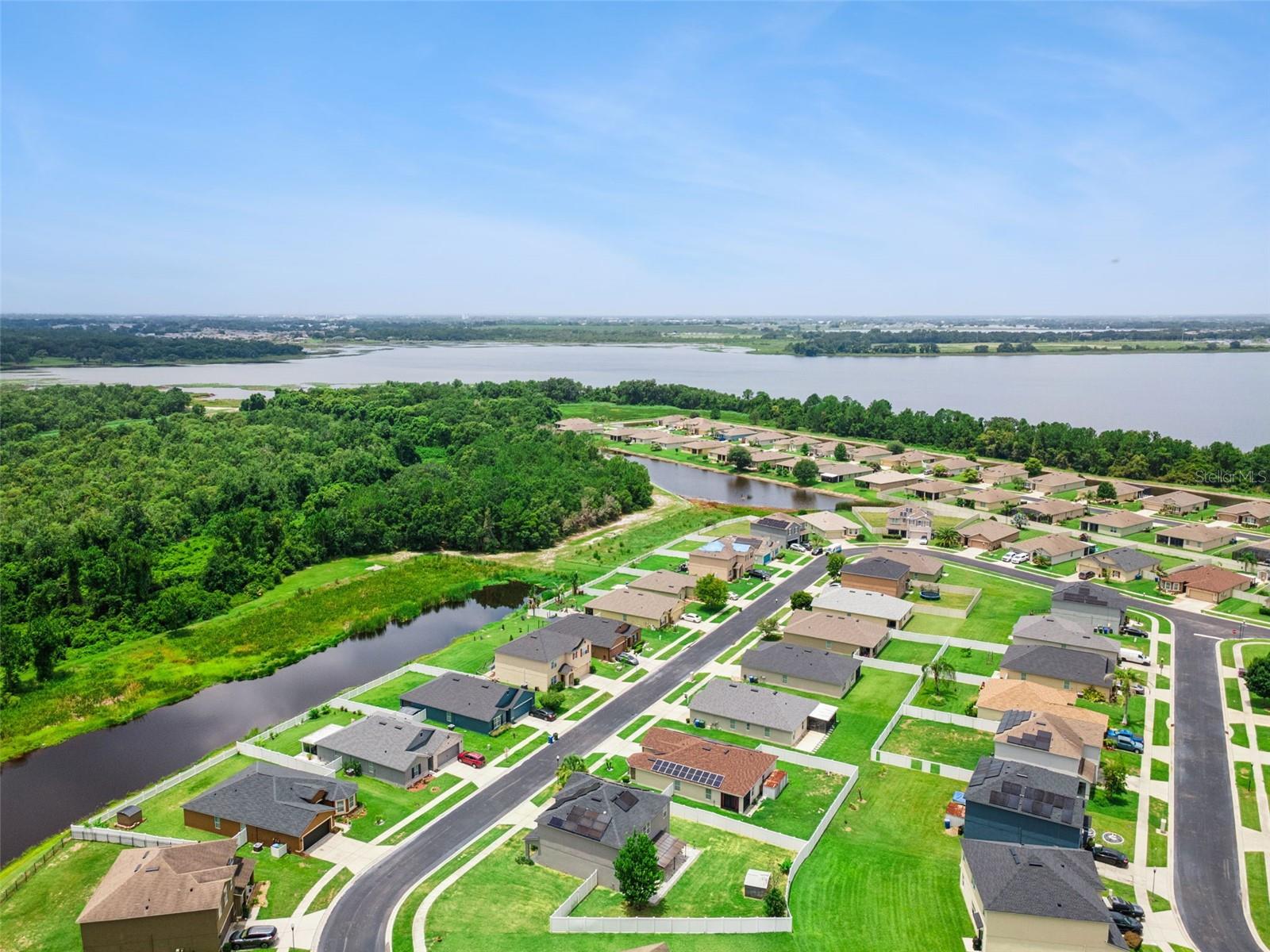 LAKESIDE LANDINGS PH 01 - Residential