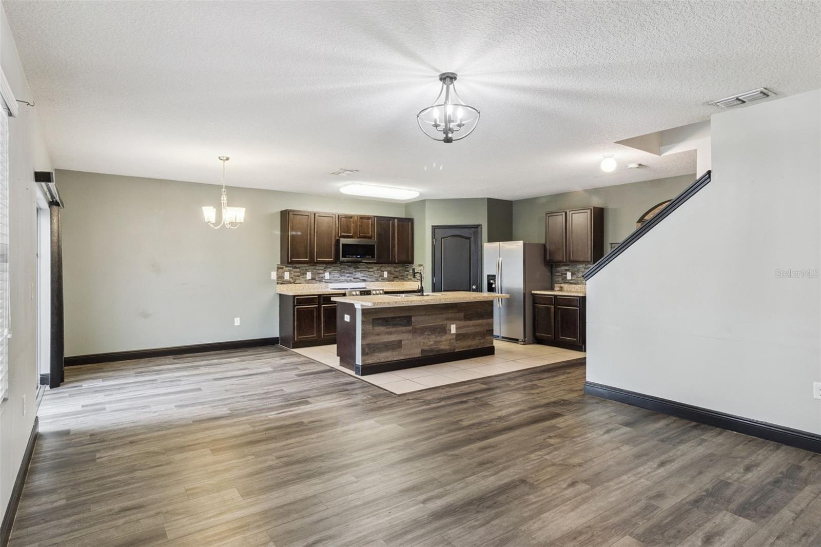 LAKESIDE LANDINGS PH 01 - Residential