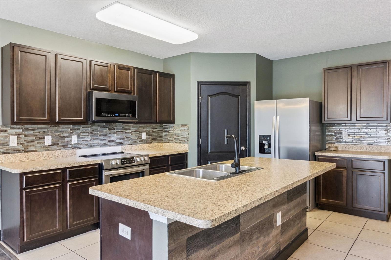 LAKESIDE LANDINGS PH 01 - Residential