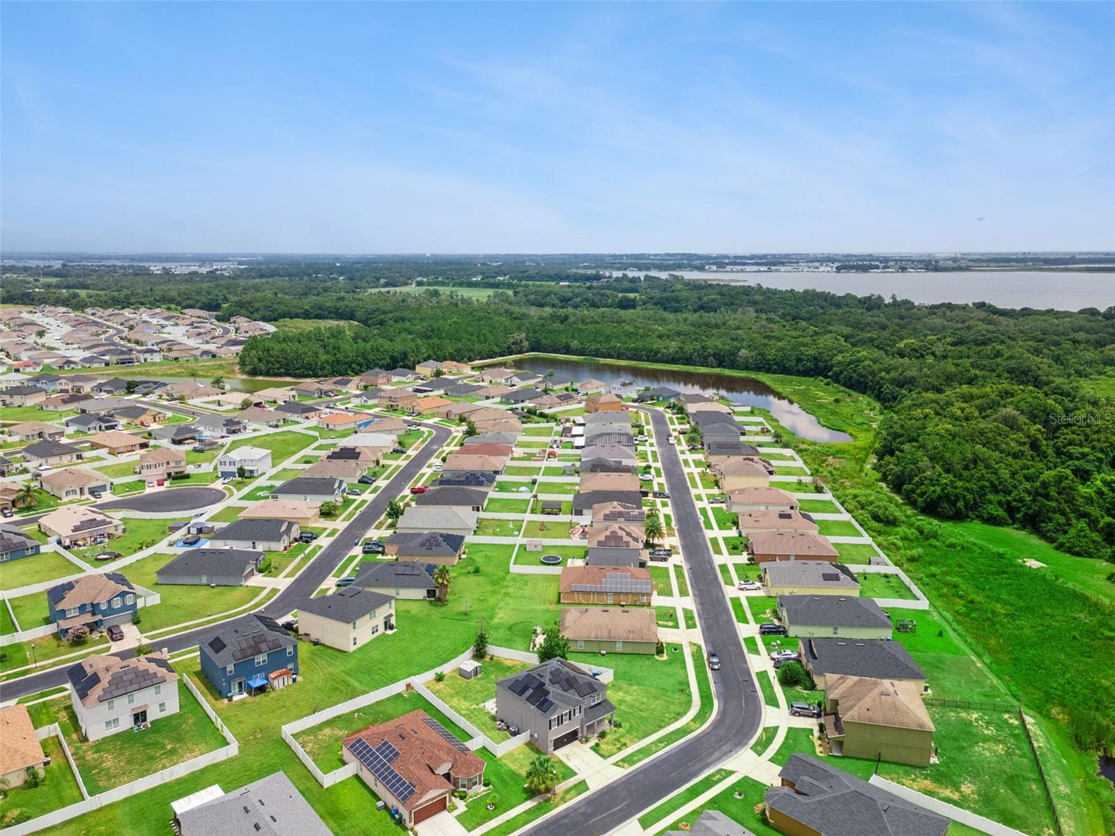 LAKESIDE LANDINGS PH 01 - Residential