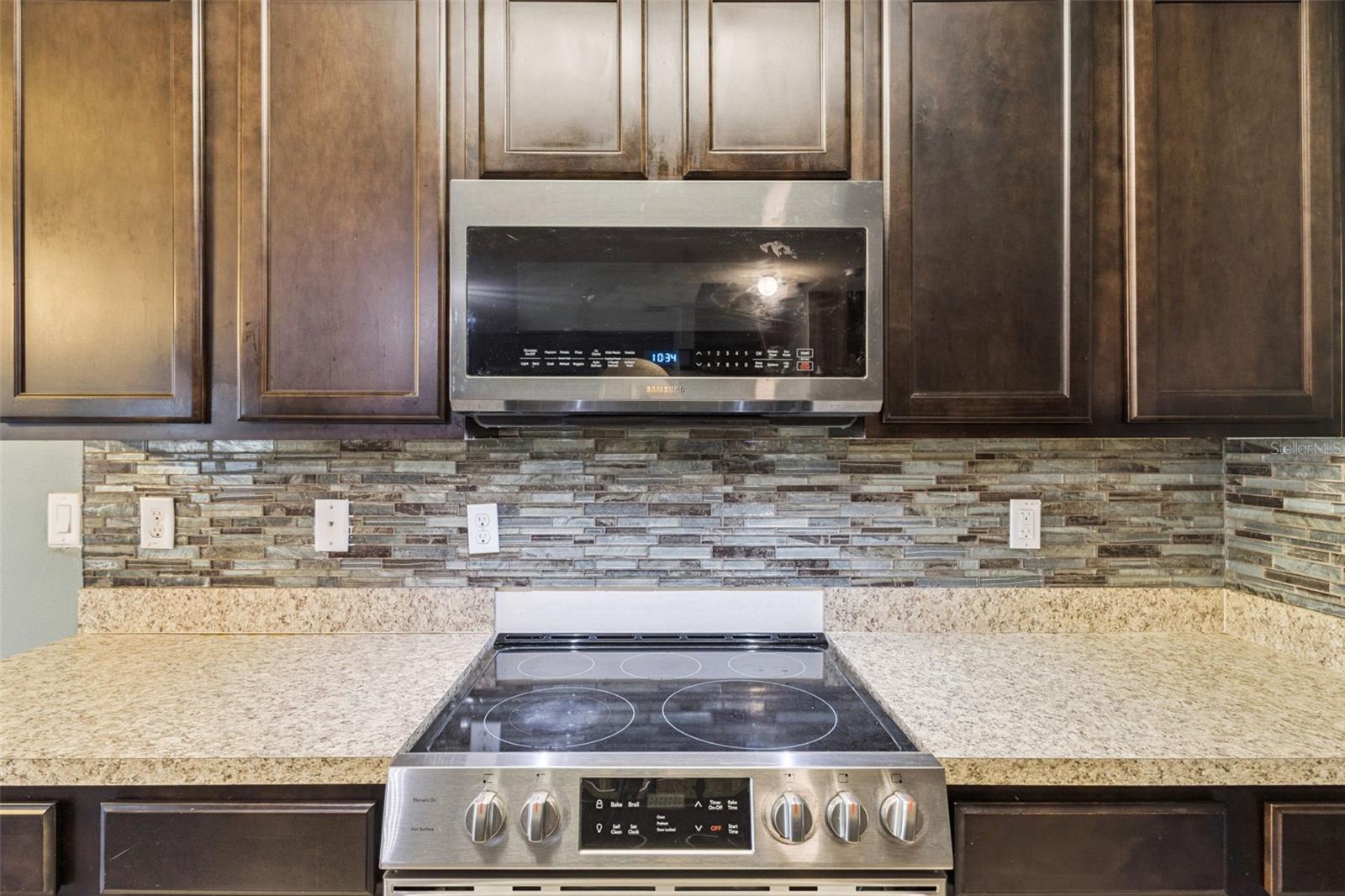 LAKESIDE LANDINGS PH 01 - Residential