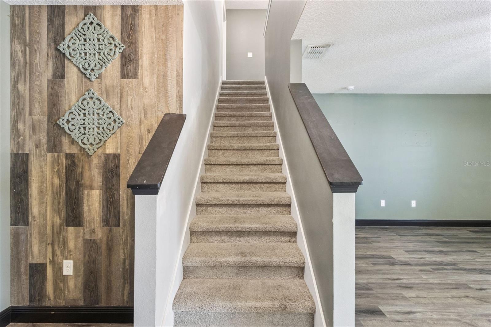 LAKESIDE LANDINGS PH 01 - Residential