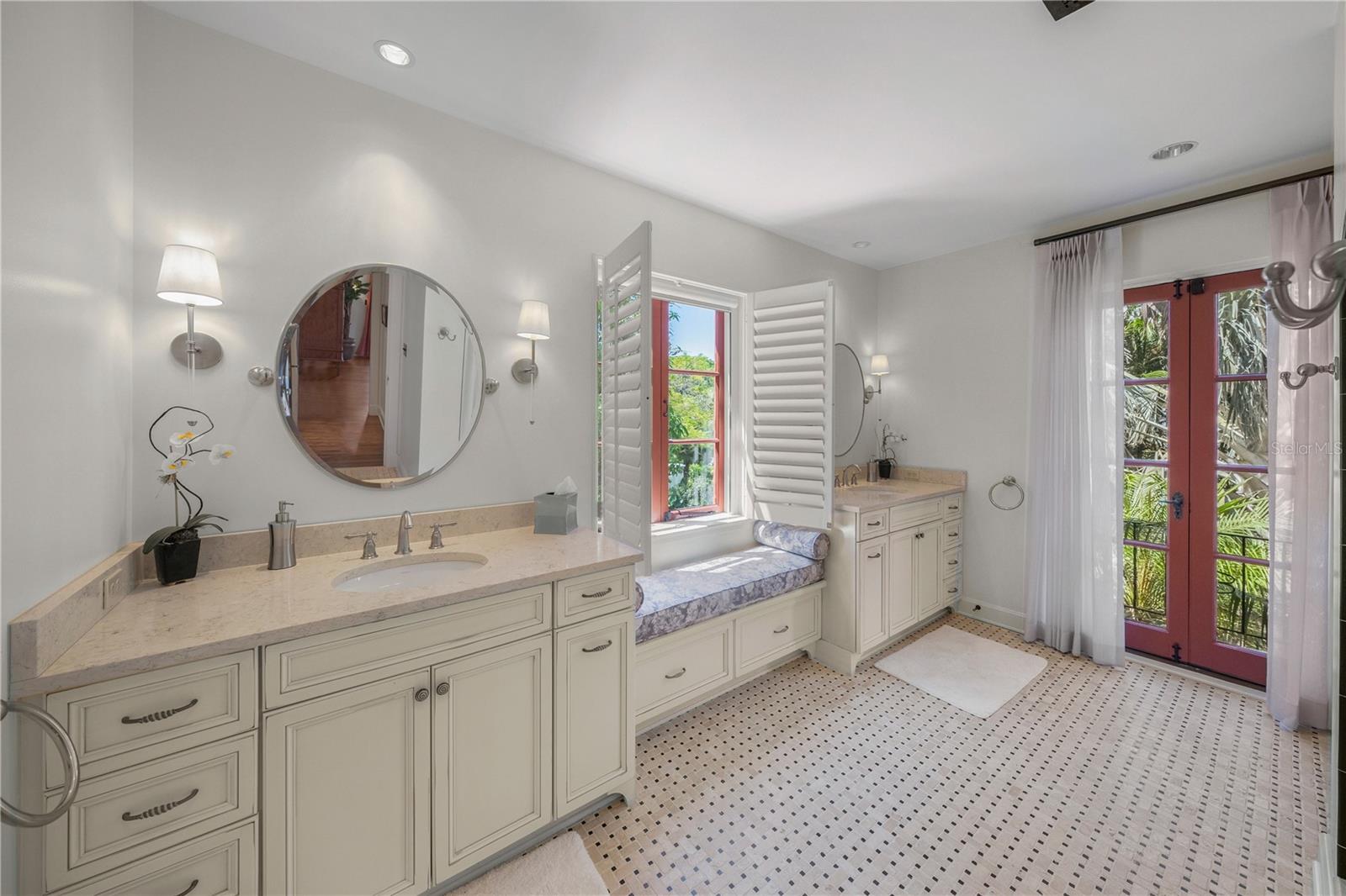 SAINT ARMANDS DIV JOHN RINGLING ESTATES - Residential