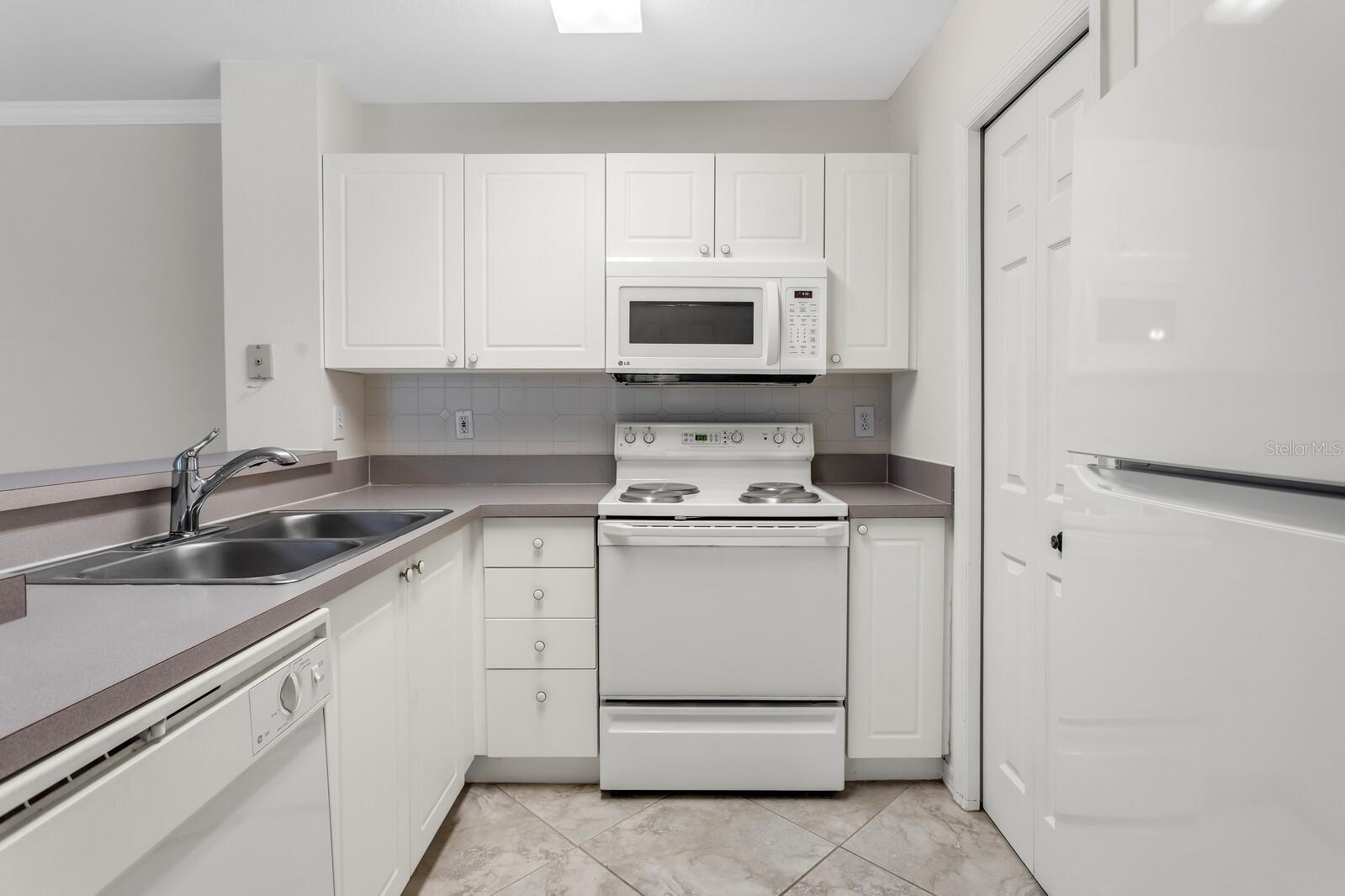LAKEVIEW AT CALUSA TRACE - Residential