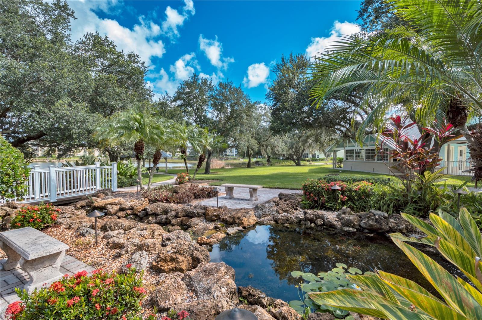 HERITAGE OAK PARK-WATERSIDE CLUB 04 AT HERITAGE - Residential