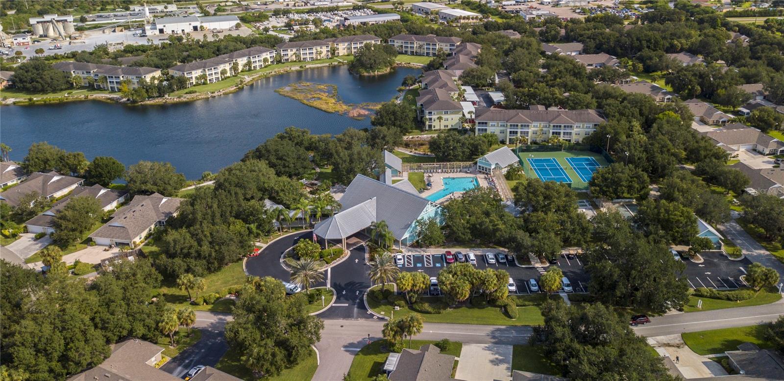HERITAGE OAK PARK-WATERSIDE CLUB 04 AT HERITAGE - Residential