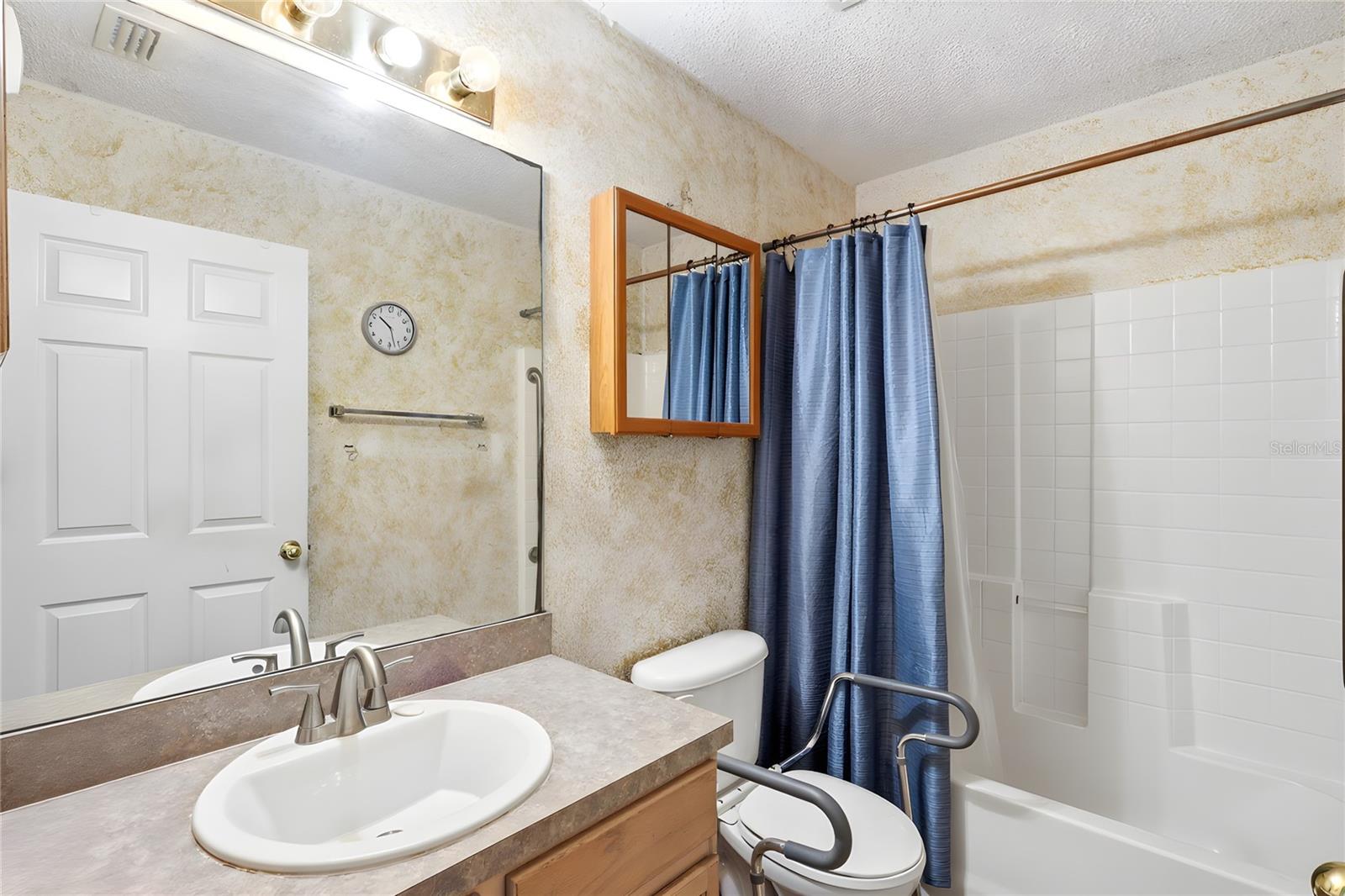 DELTONA LAKES UNIT 17 - Residential