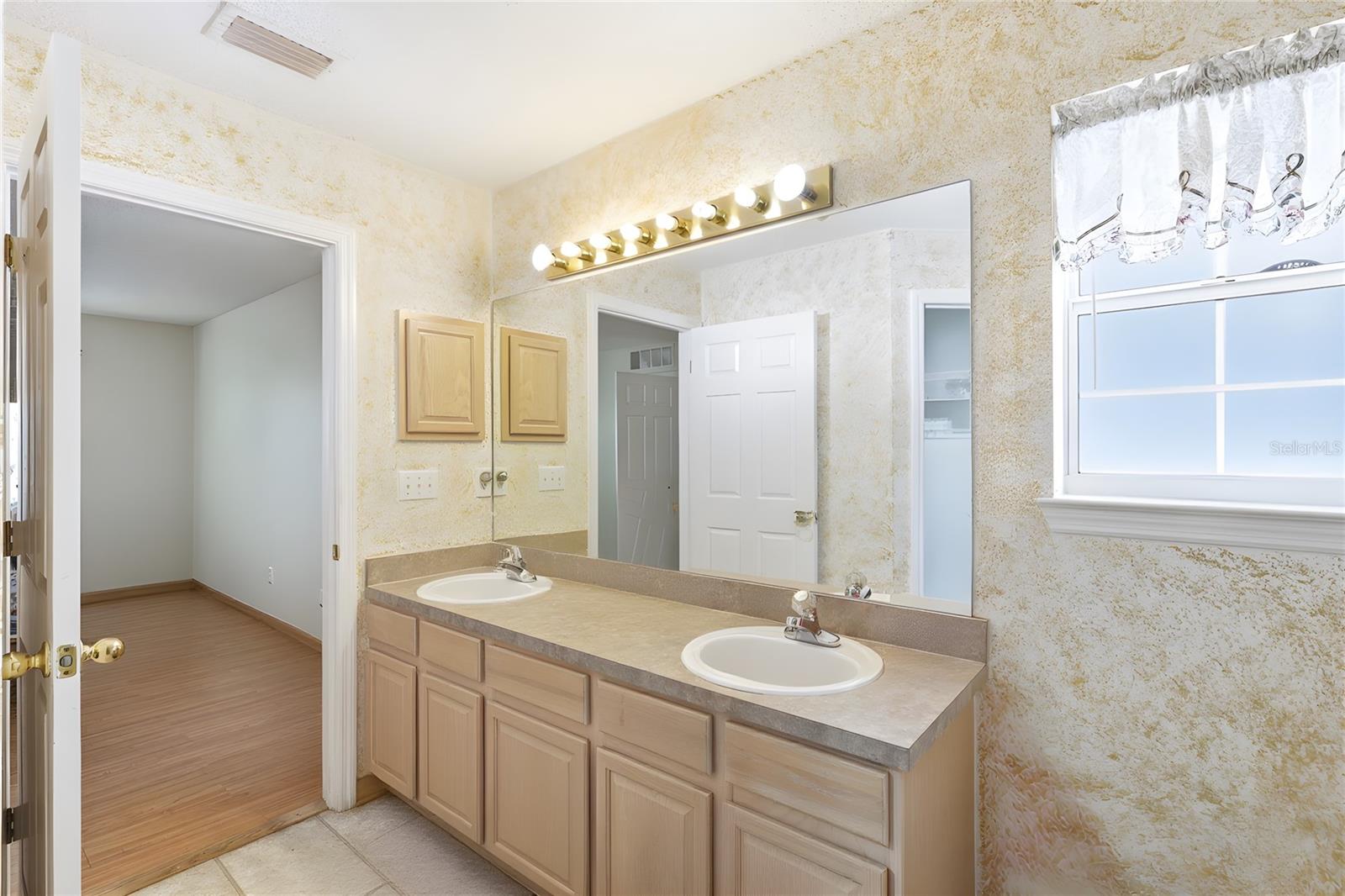 DELTONA LAKES UNIT 17 - Residential