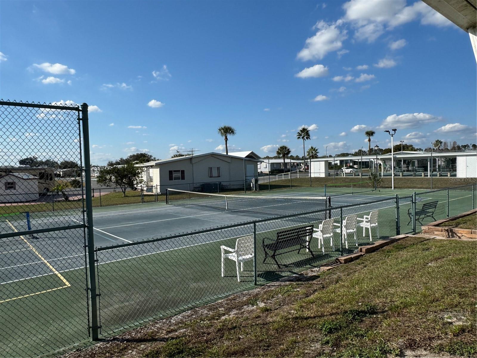 AMERICAN CONDOMINIUM PARKS - ZEPHYRHILLS - Residential