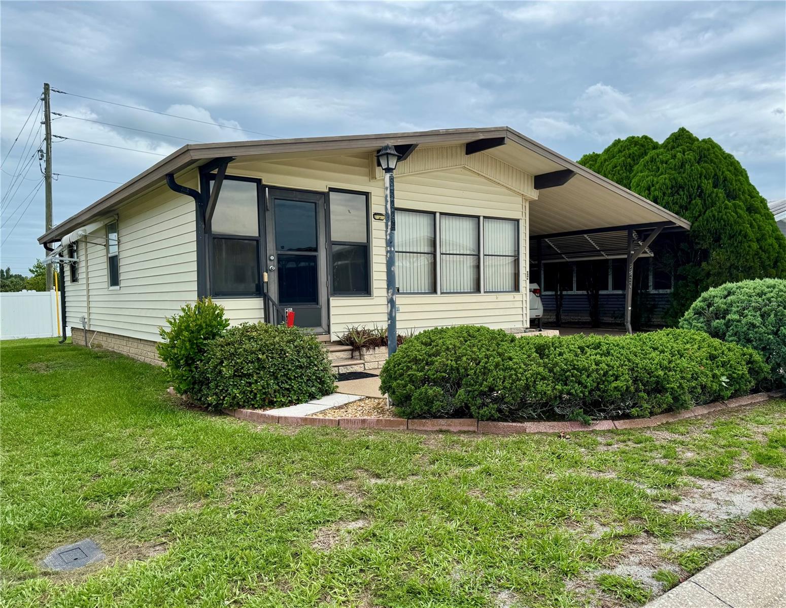 AMERICAN CONDOMINIUM PARKS - ZEPHYRHILLS - Residential