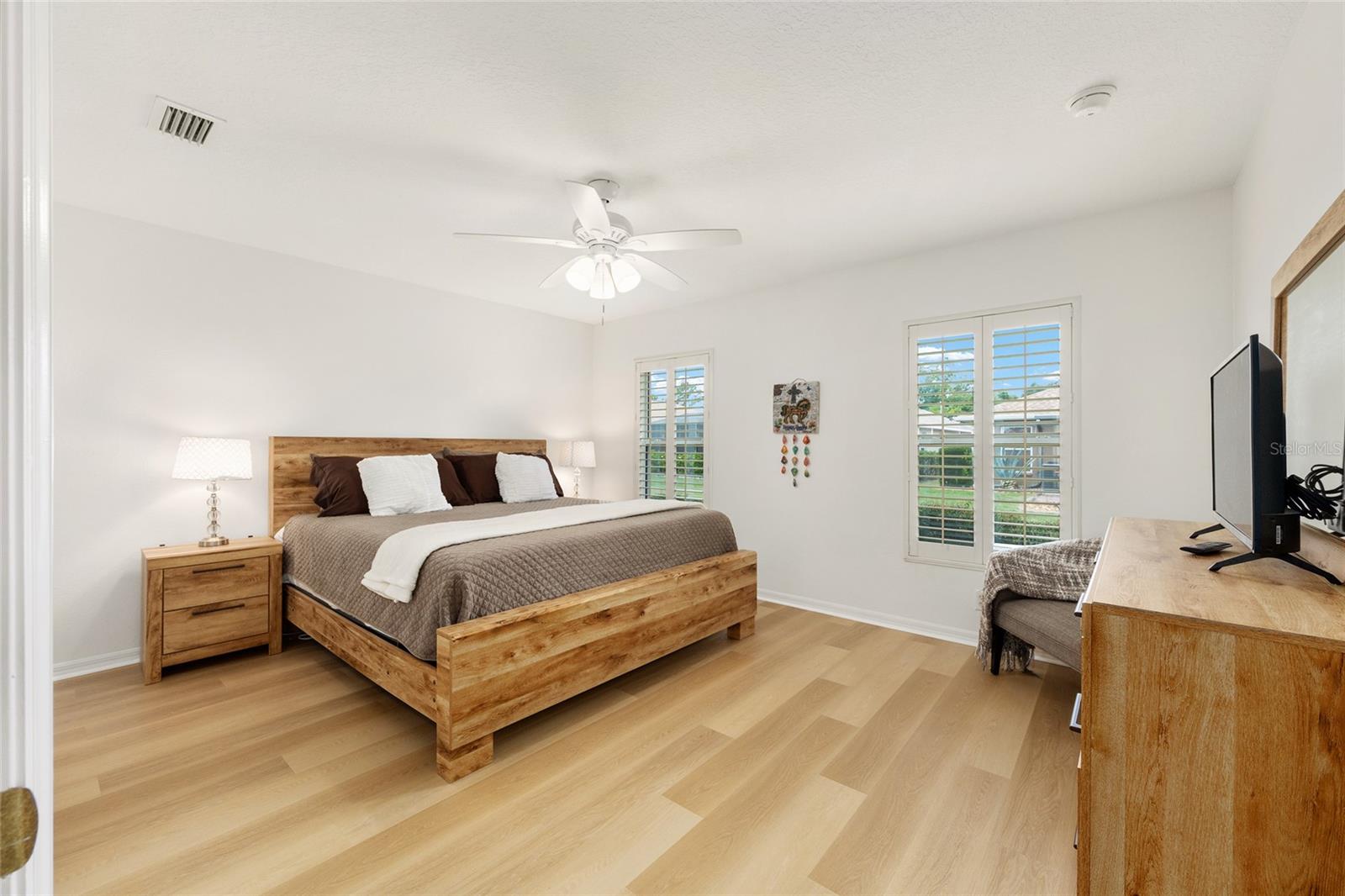 ON TOP OF THE WORLD - Residential