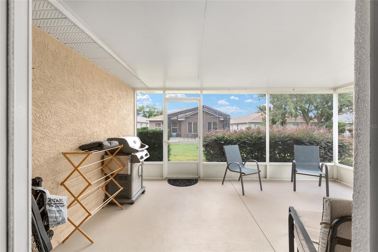 ON TOP OF THE WORLD - Residential