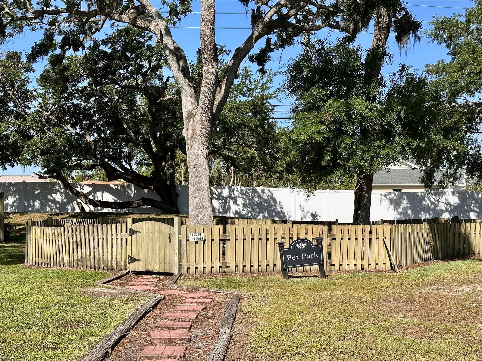 GRAND OAKS - Residential
