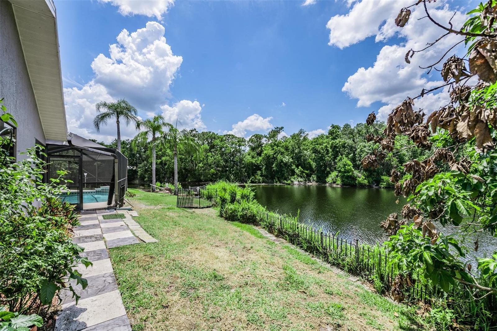 WHISPERING LAKES - Residential