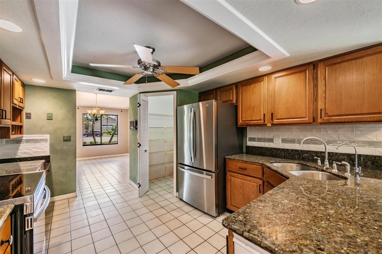 WHISPERING LAKES - Residential