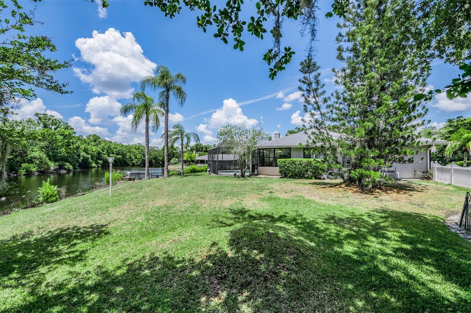 WHISPERING LAKES - Residential