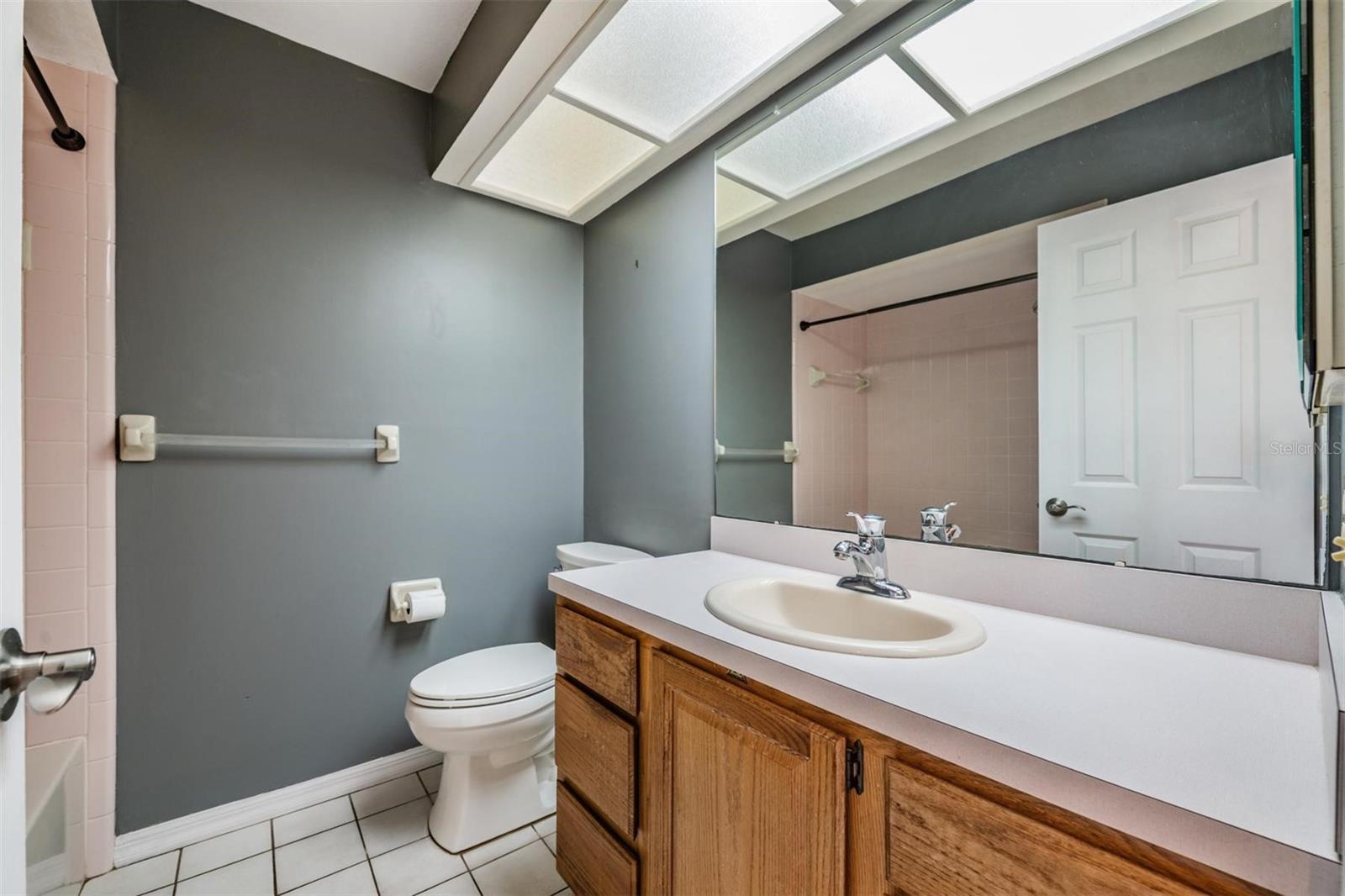 WHISPERING LAKES - Residential