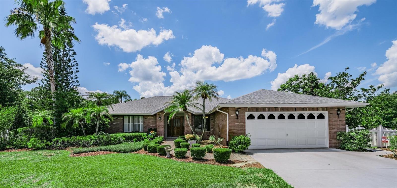 WHISPERING LAKES - Residential