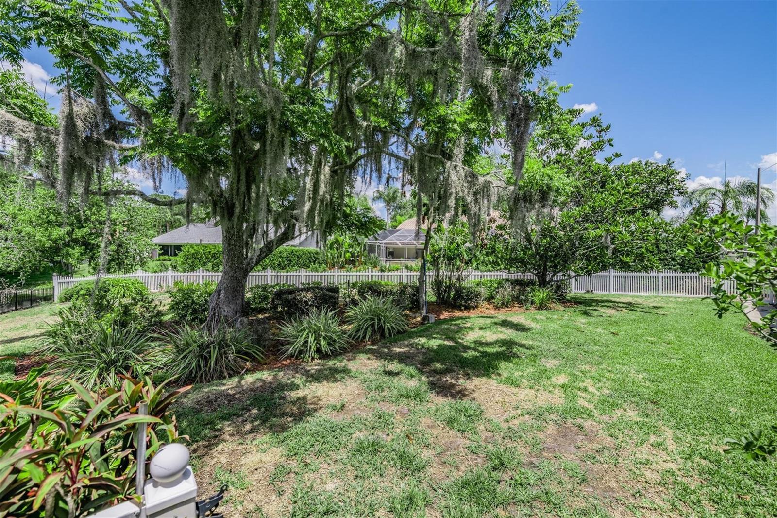 WHISPERING LAKES - Residential