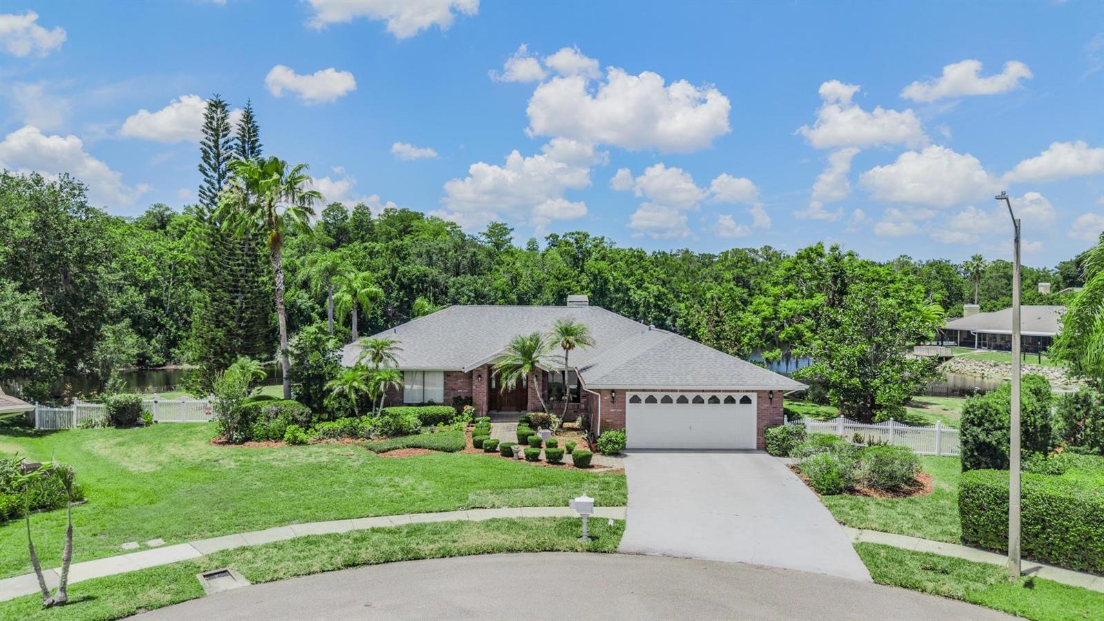 WHISPERING LAKES - Residential