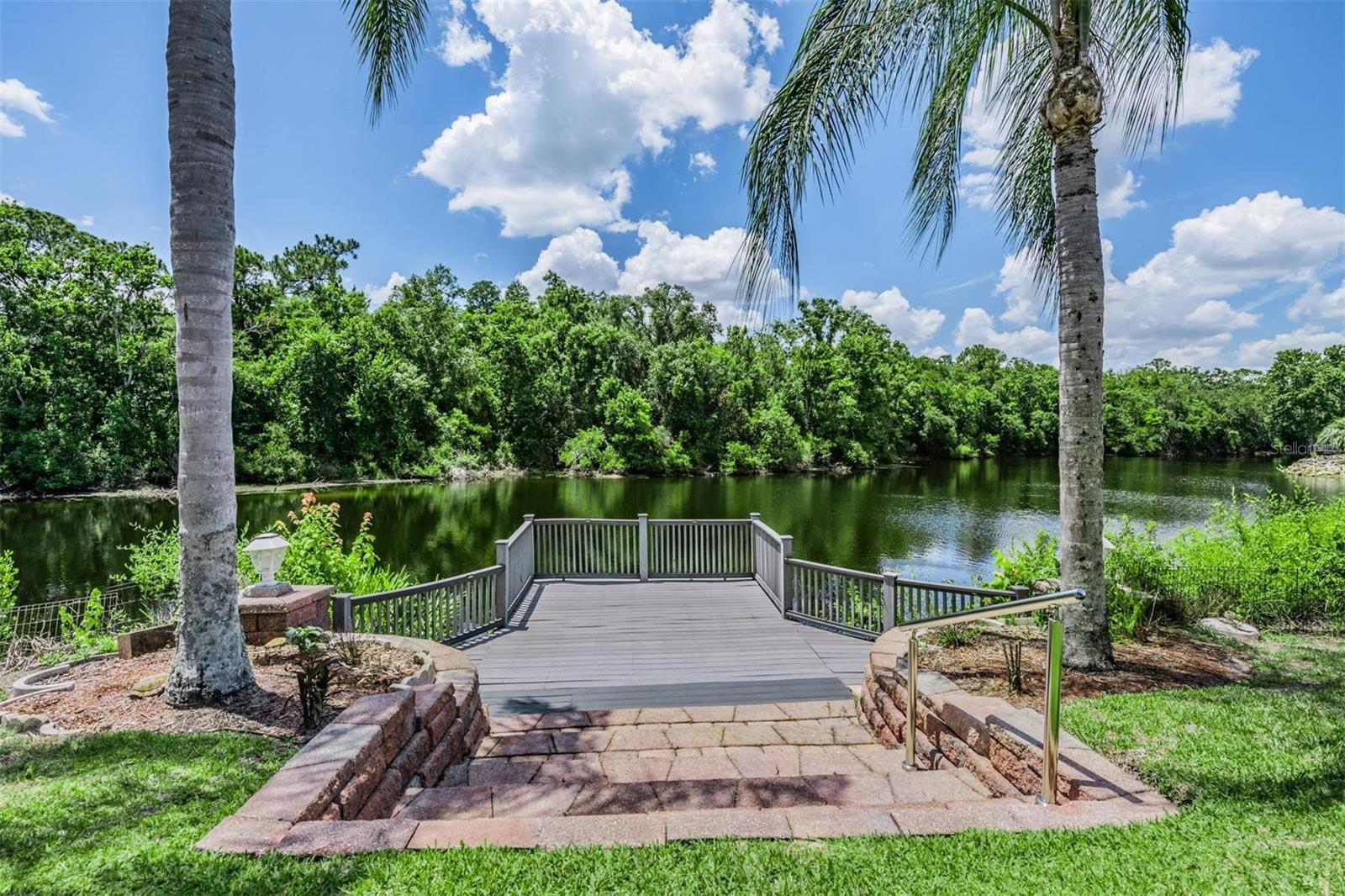 WHISPERING LAKES - Residential
