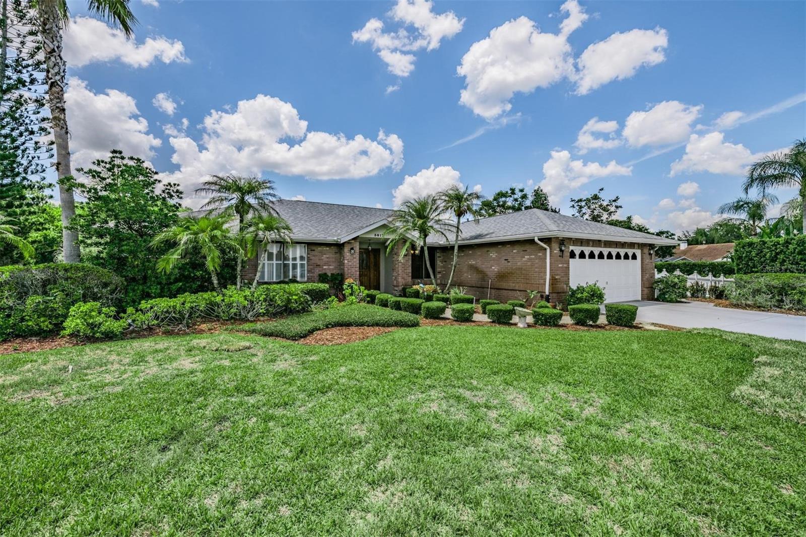 WHISPERING LAKES - Residential