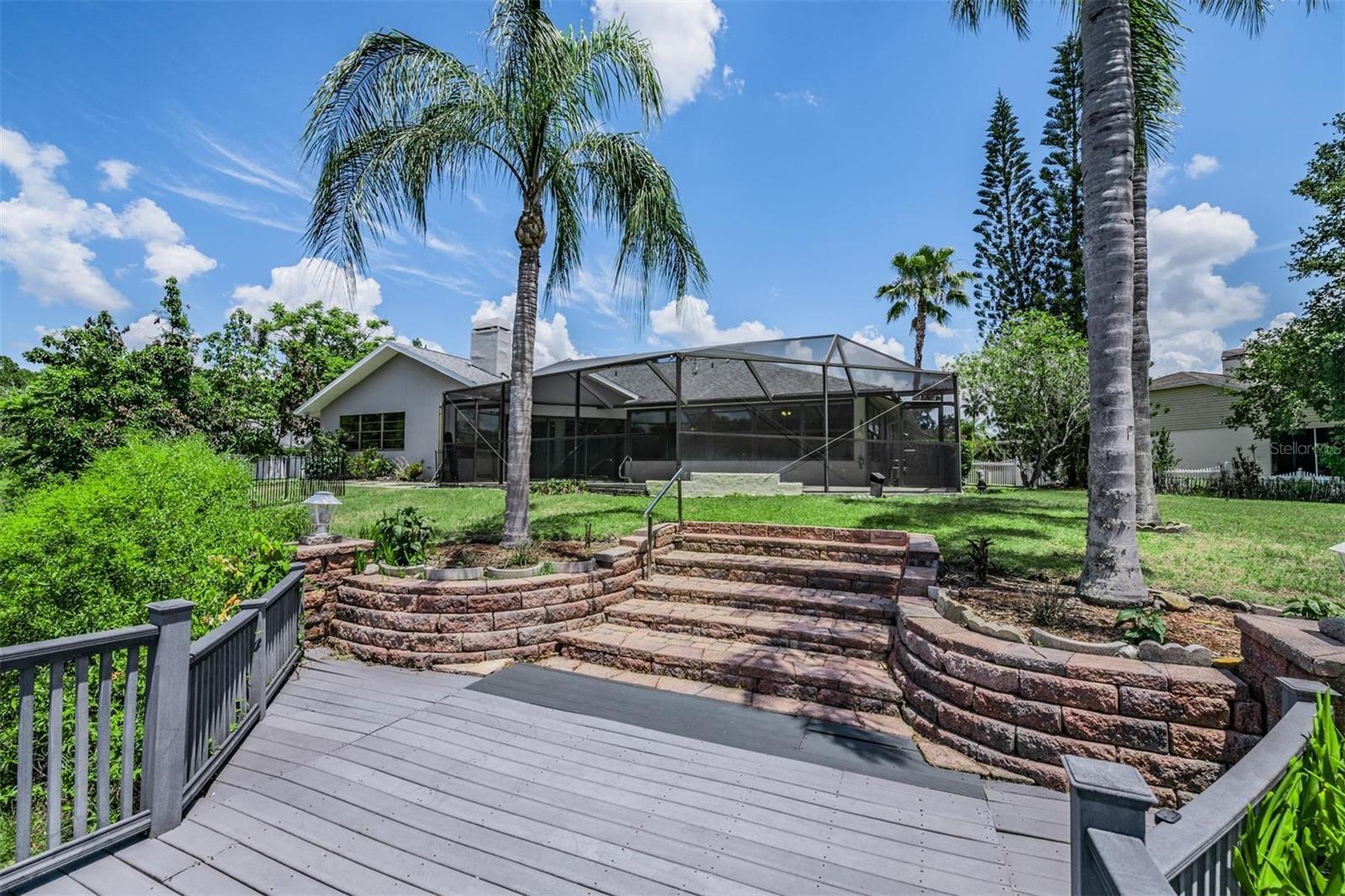 WHISPERING LAKES - Residential