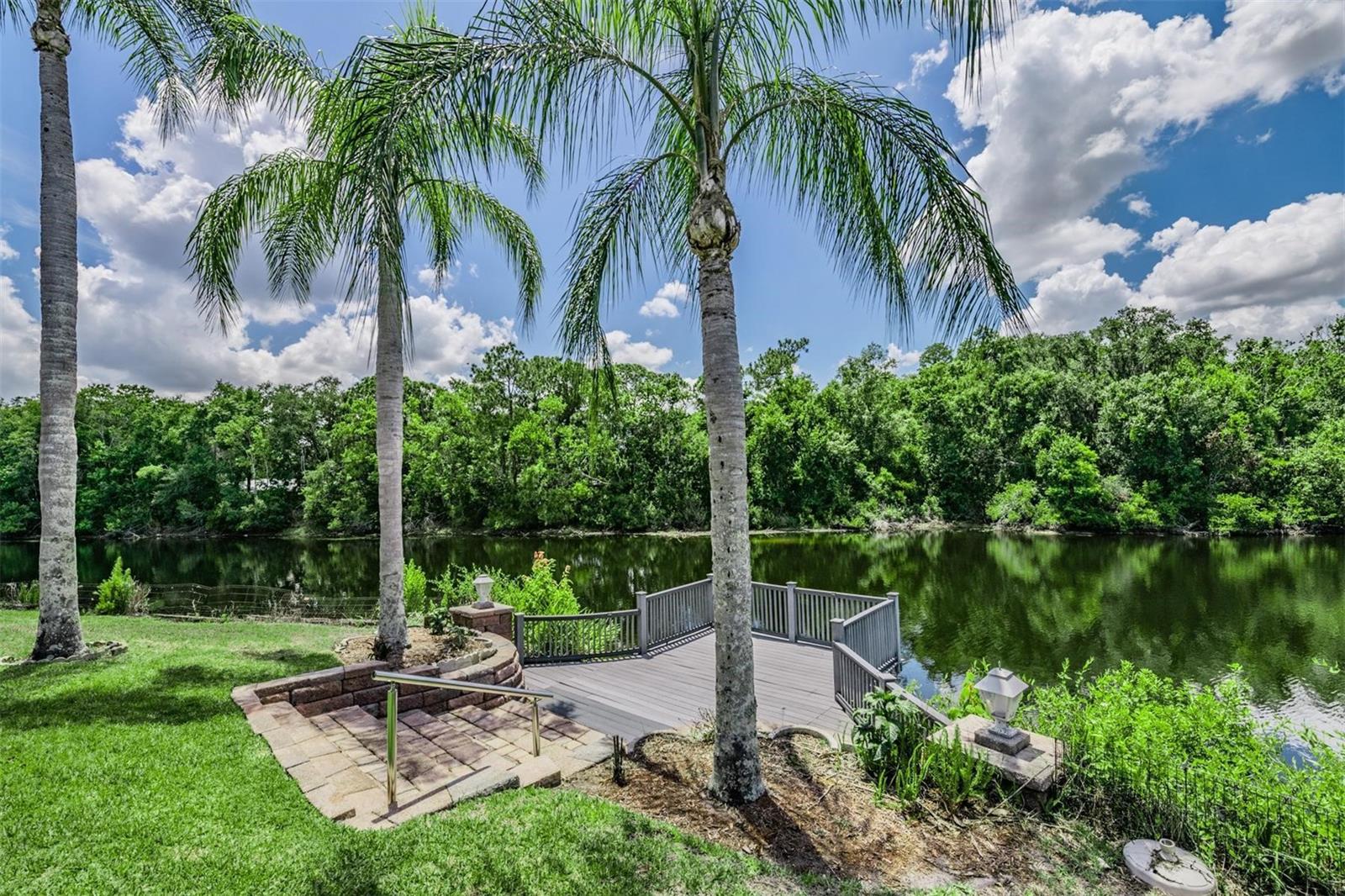 WHISPERING LAKES - Residential
