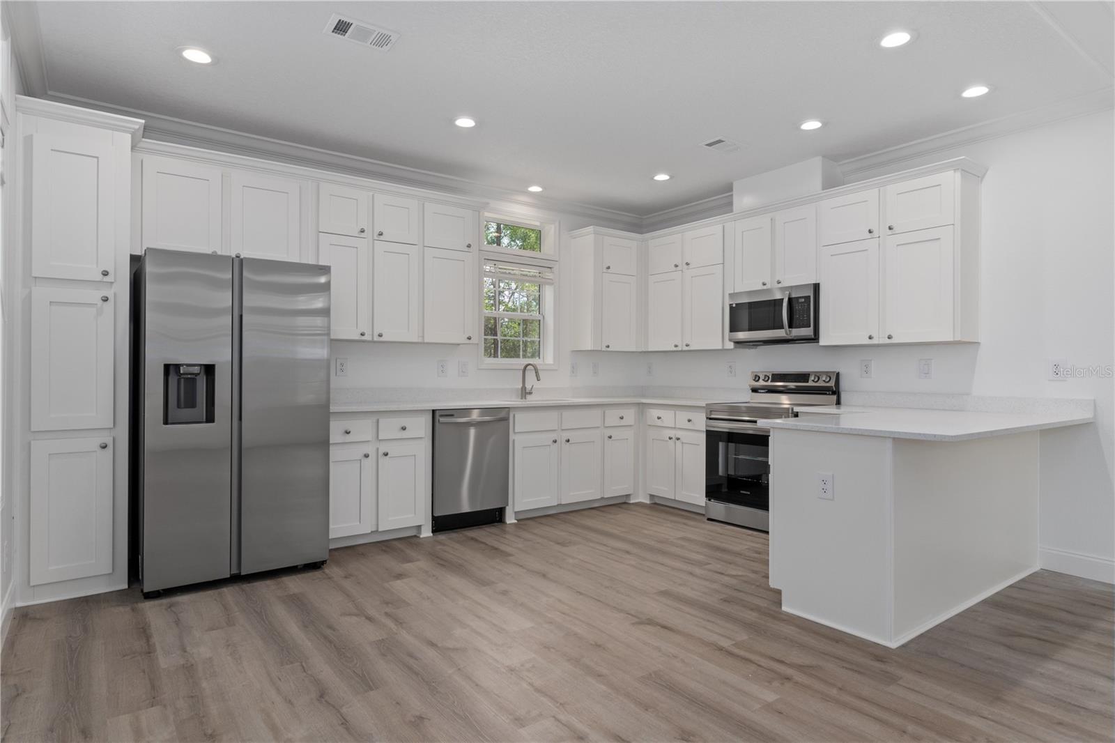 ROYAL HIGHLANDS - Residential