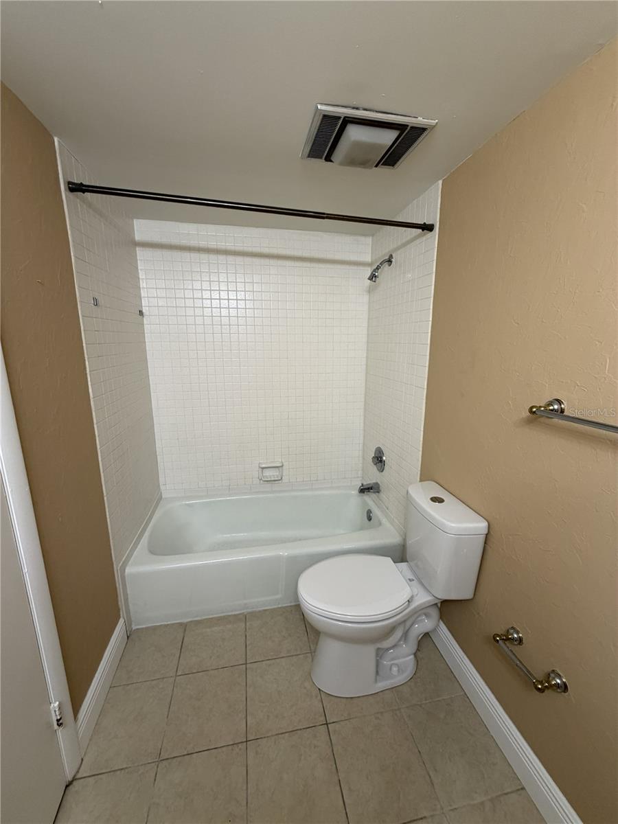 CARROLLWOOD VILLAGE PINE LAKE GARDEN VIL - Residential Lease