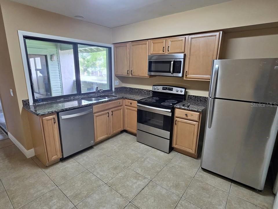 CARROLLWOOD VILLAGE PINE LAKE GARDEN VIL - Residential Lease