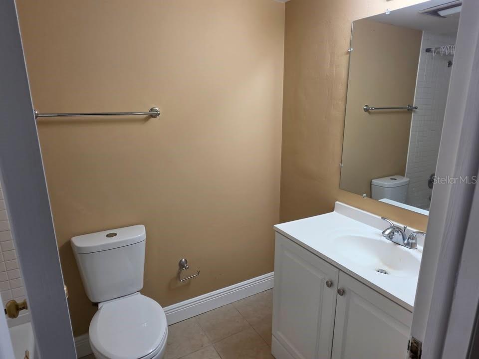 CARROLLWOOD VILLAGE PINE LAKE GARDEN VIL - Residential Lease