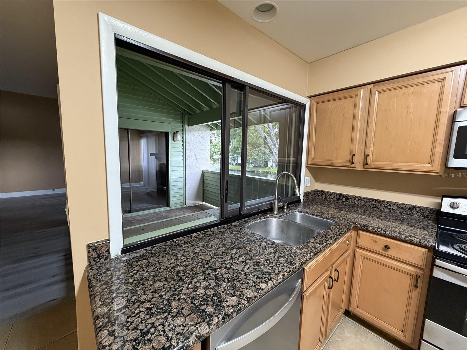 CARROLLWOOD VILLAGE PINE LAKE GARDEN VIL - Residential Lease