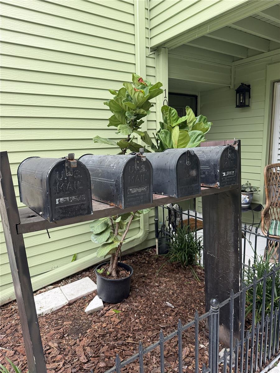 CARROLLWOOD VILLAGE PINE LAKE GARDEN VIL - Residential Lease