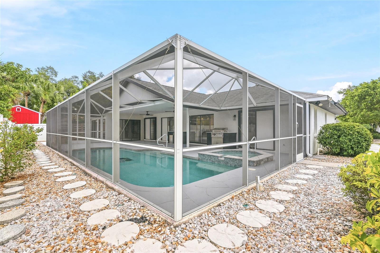 LAKE ROYALE - Residential