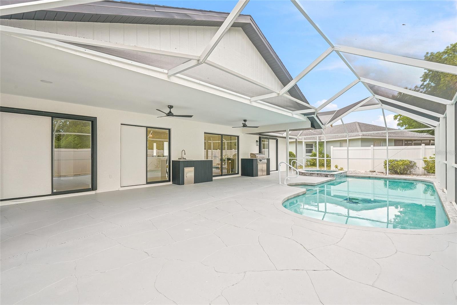 LAKE ROYALE - Residential