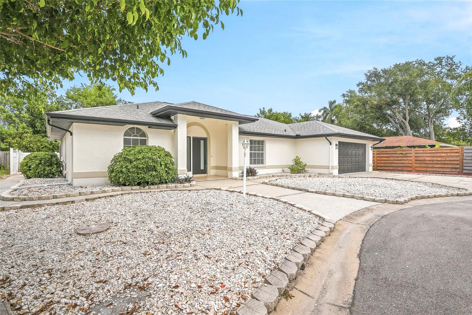 LAKE ROYALE - Residential