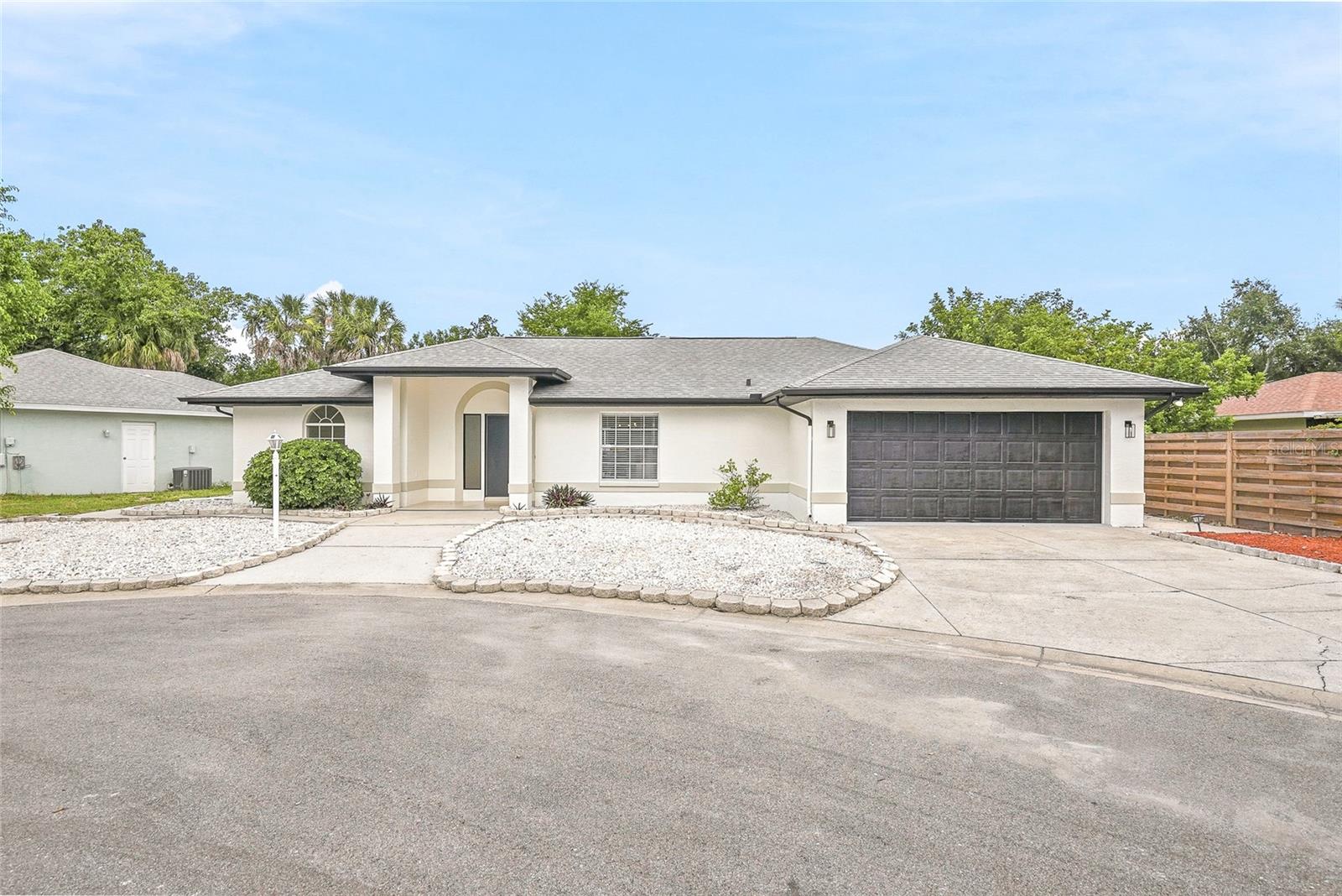 LAKE ROYALE - Residential