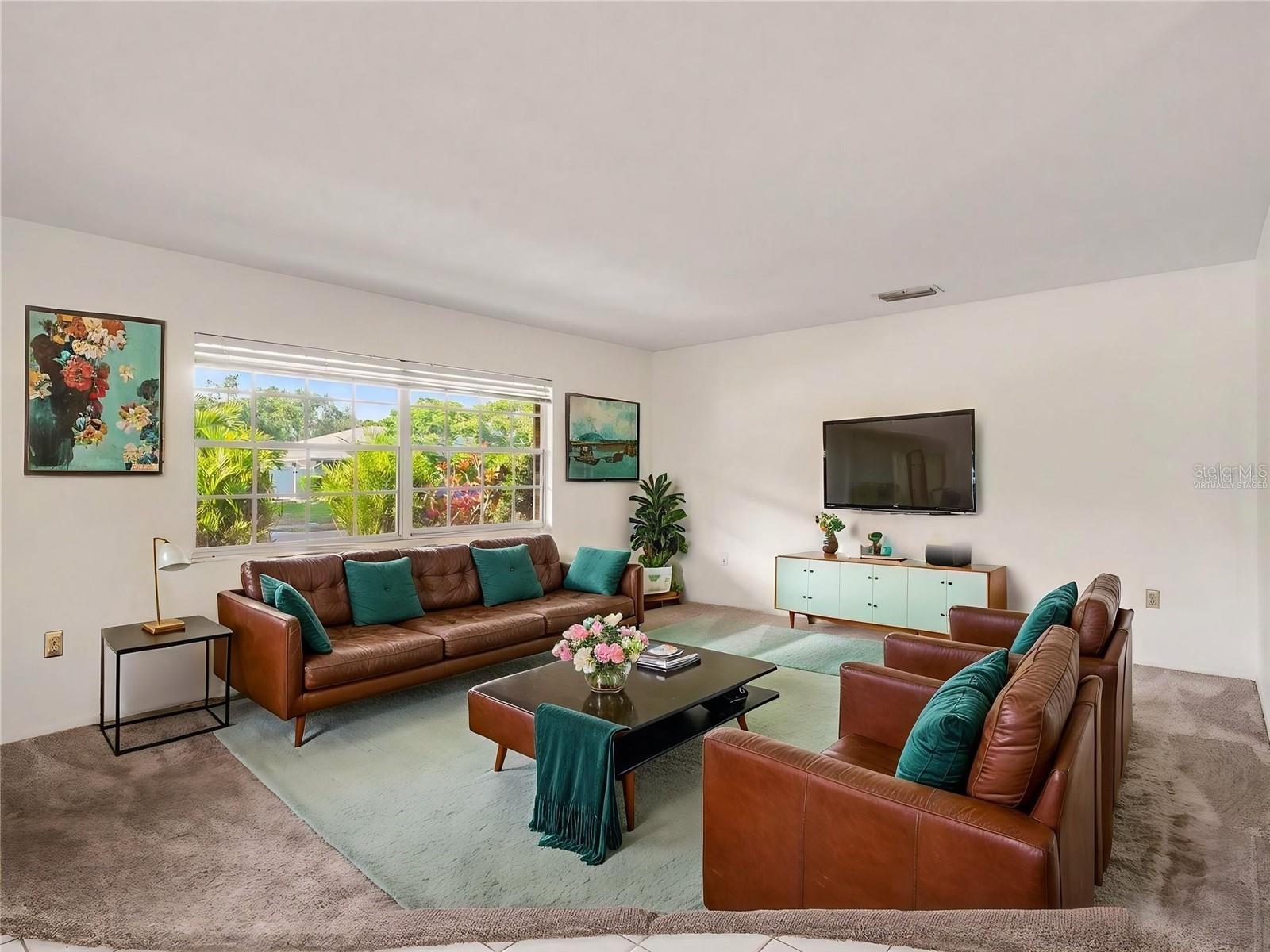 PINE LAKES - Residential