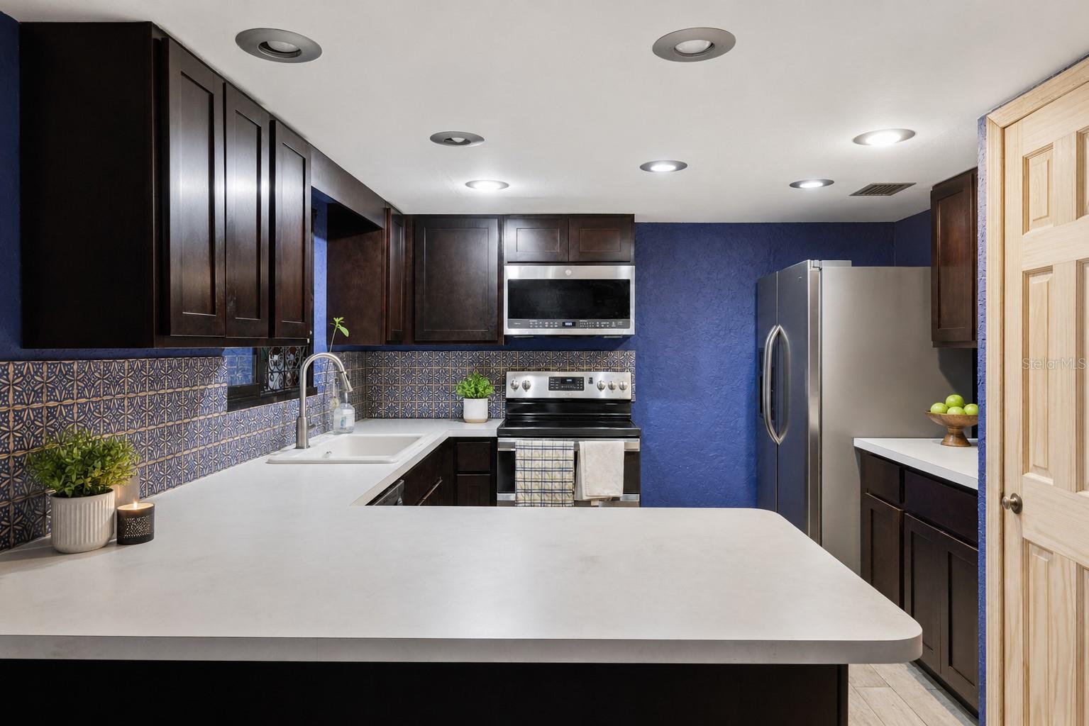 SHADOW HILL - Residential